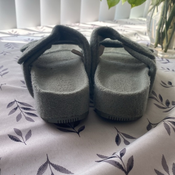 Terry Cloth Sandals - Picture 3 of 3